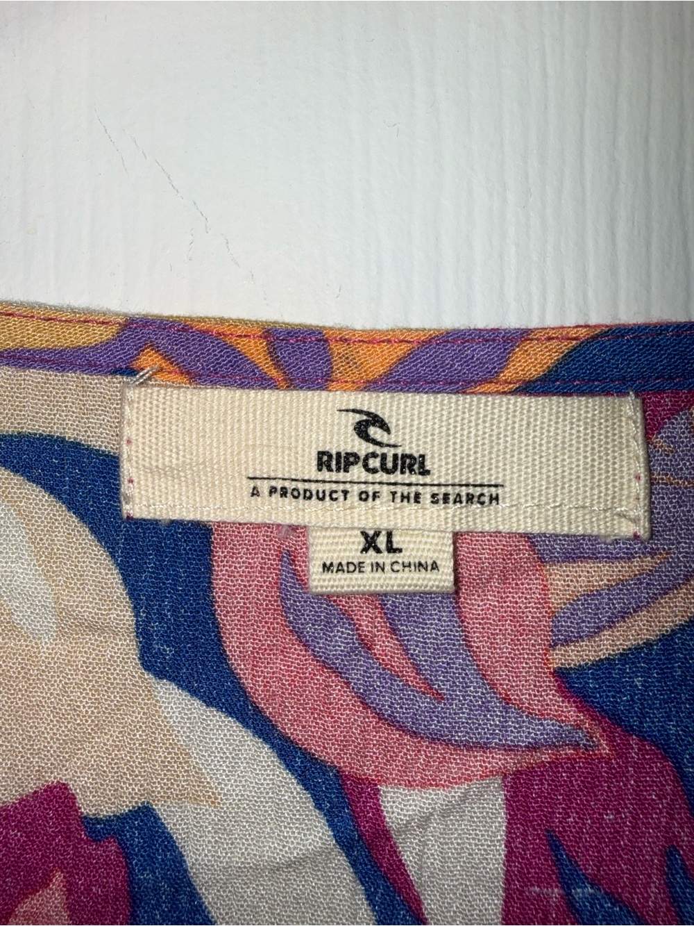 Rip Curl Pink Multi Floral V-Neck Tie-Front Crop Top - Picture 4 of 6